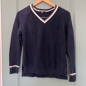 UNIQLO v neck sweater in navy blue (S)